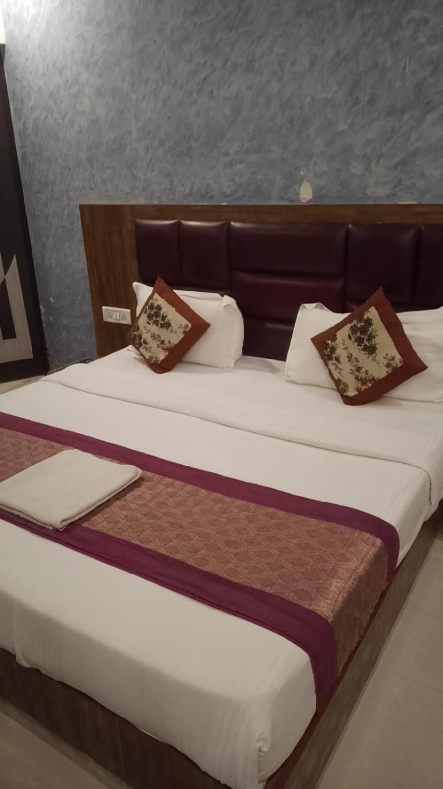 Hotel Infinity International Near Igi Airport Нью-Делі Екстер'єр фото