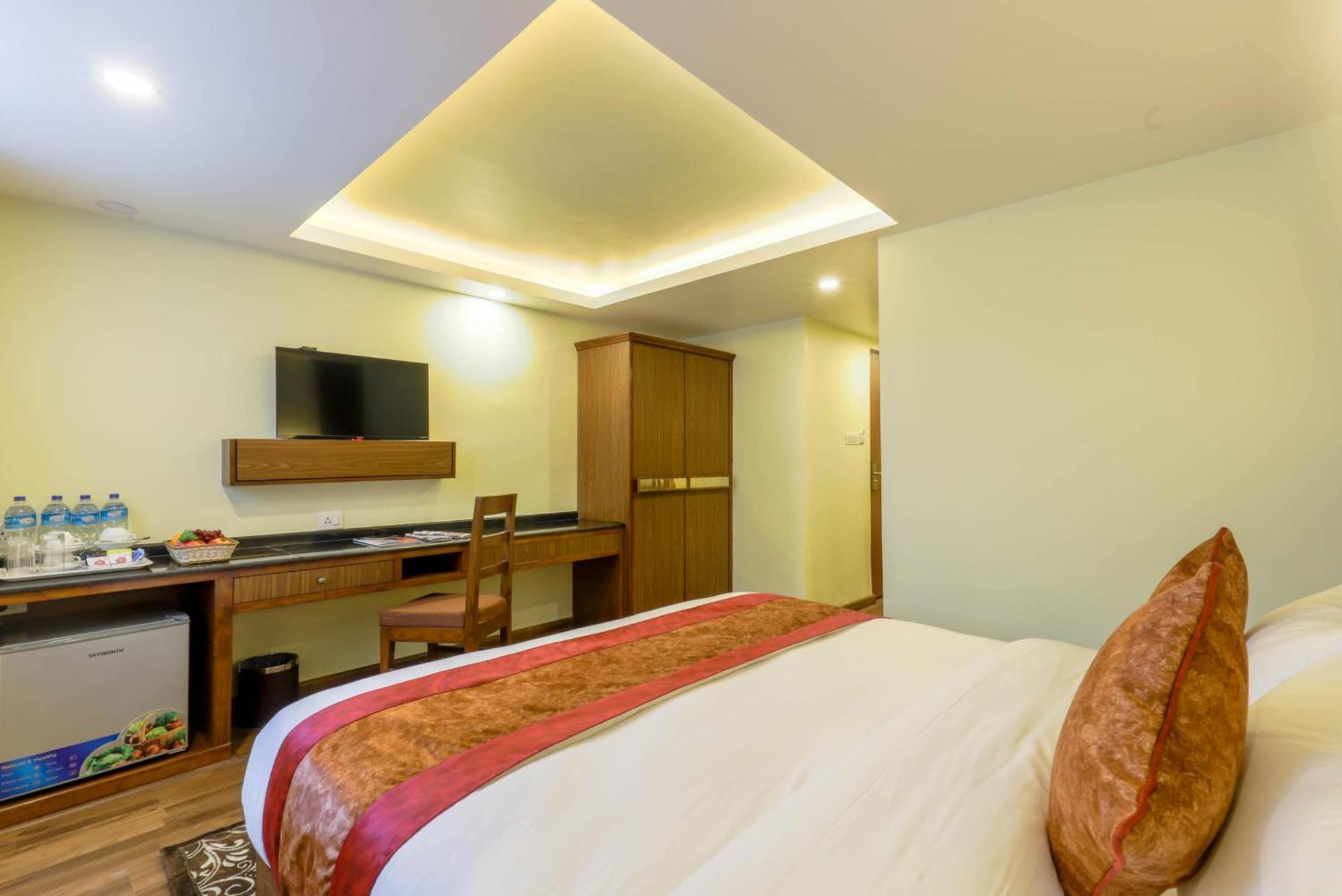 Hotel Infinity International Near Igi Airport Нью-Делі Екстер'єр фото