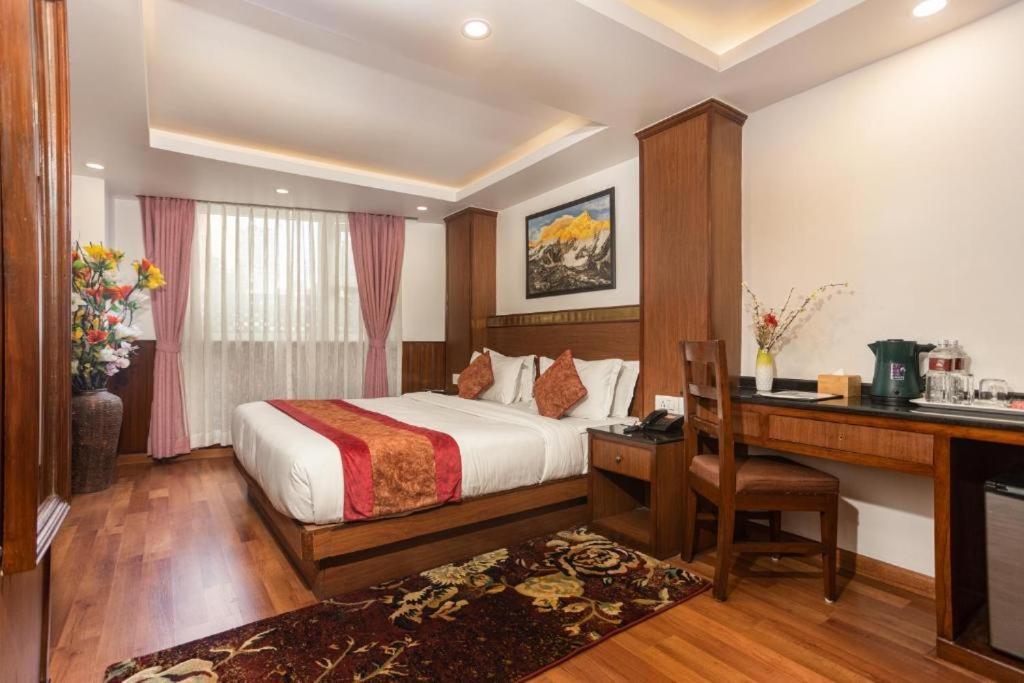 Hotel Infinity International Near Igi Airport Нью-Делі Екстер'єр фото